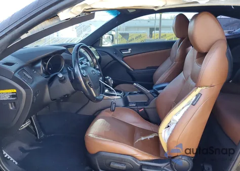 2016 Hyundai Genesis 3.8 Ultimate z USA, uszkodzony, nr VIN KMHHU6KJ2GU132871